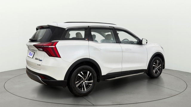View Mahindra XUV700 Image 45 Used Mahindra XUV700 Image 45