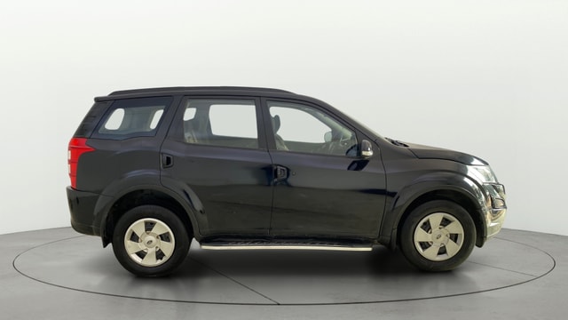View Mahindra XUV500 Image 8 Used Mahindra XUV500 Image 8
