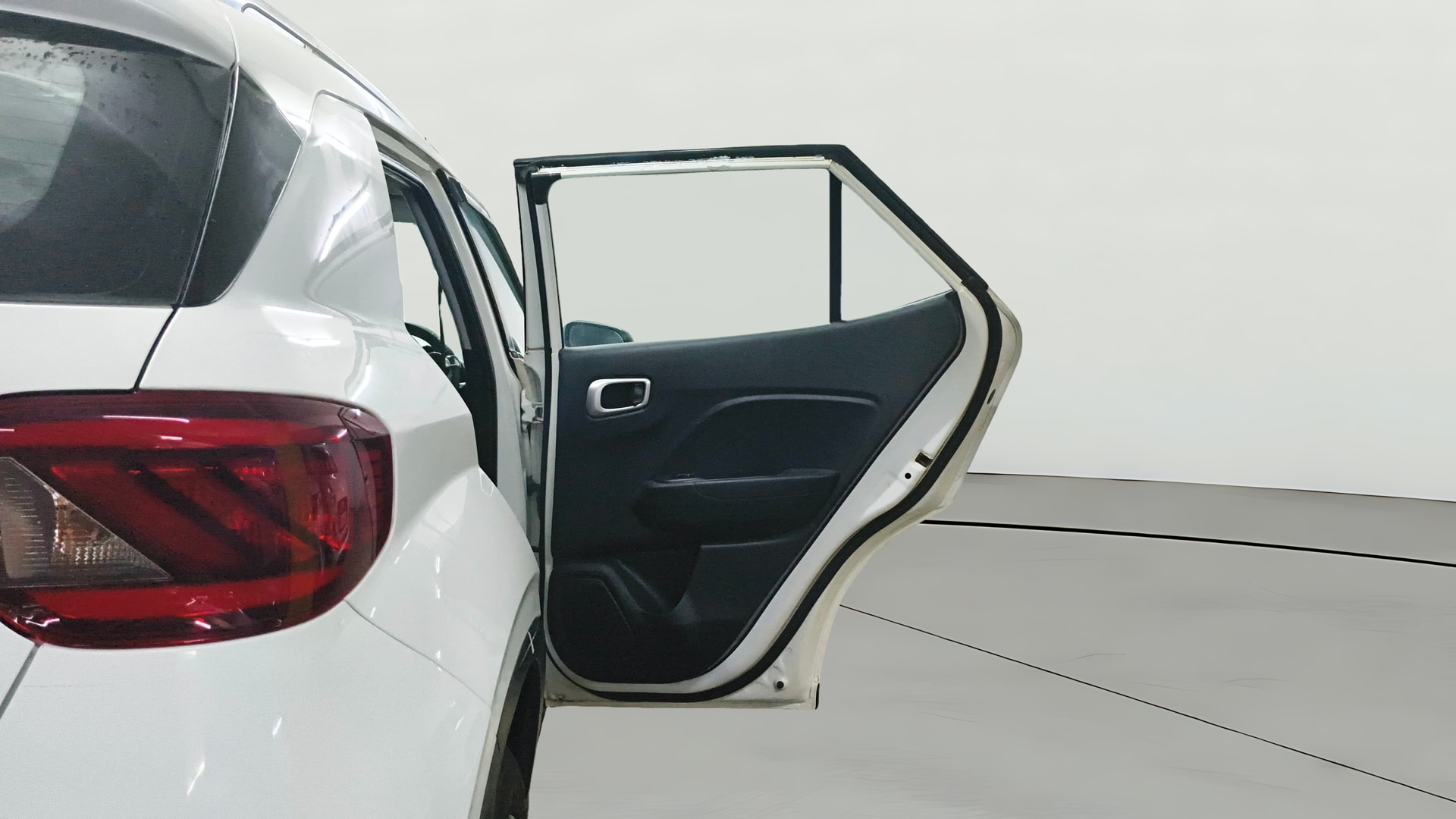View 2019 Hyundai Venue E 1.2 Petrol BS IV Image 7 Used 2019 Hyundai Venue E 1.2 Petrol BS IV Image 7