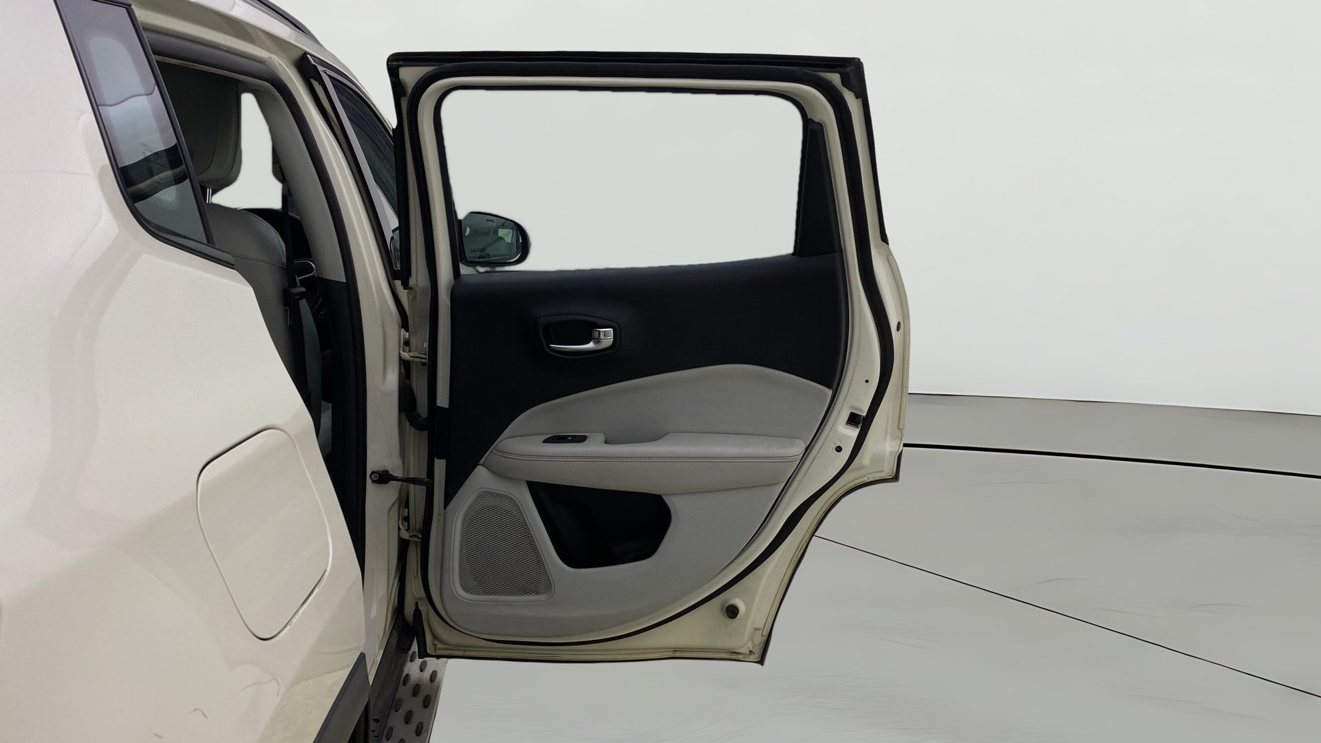 View 2019 Jeep Compass Limited 1.4 Multi AIR Petrol DDCT AT BS IV Image 7 Used 2019 Jeep Compass Limited 1.4 Multi AIR Petrol DDCT AT BS IV Image 7