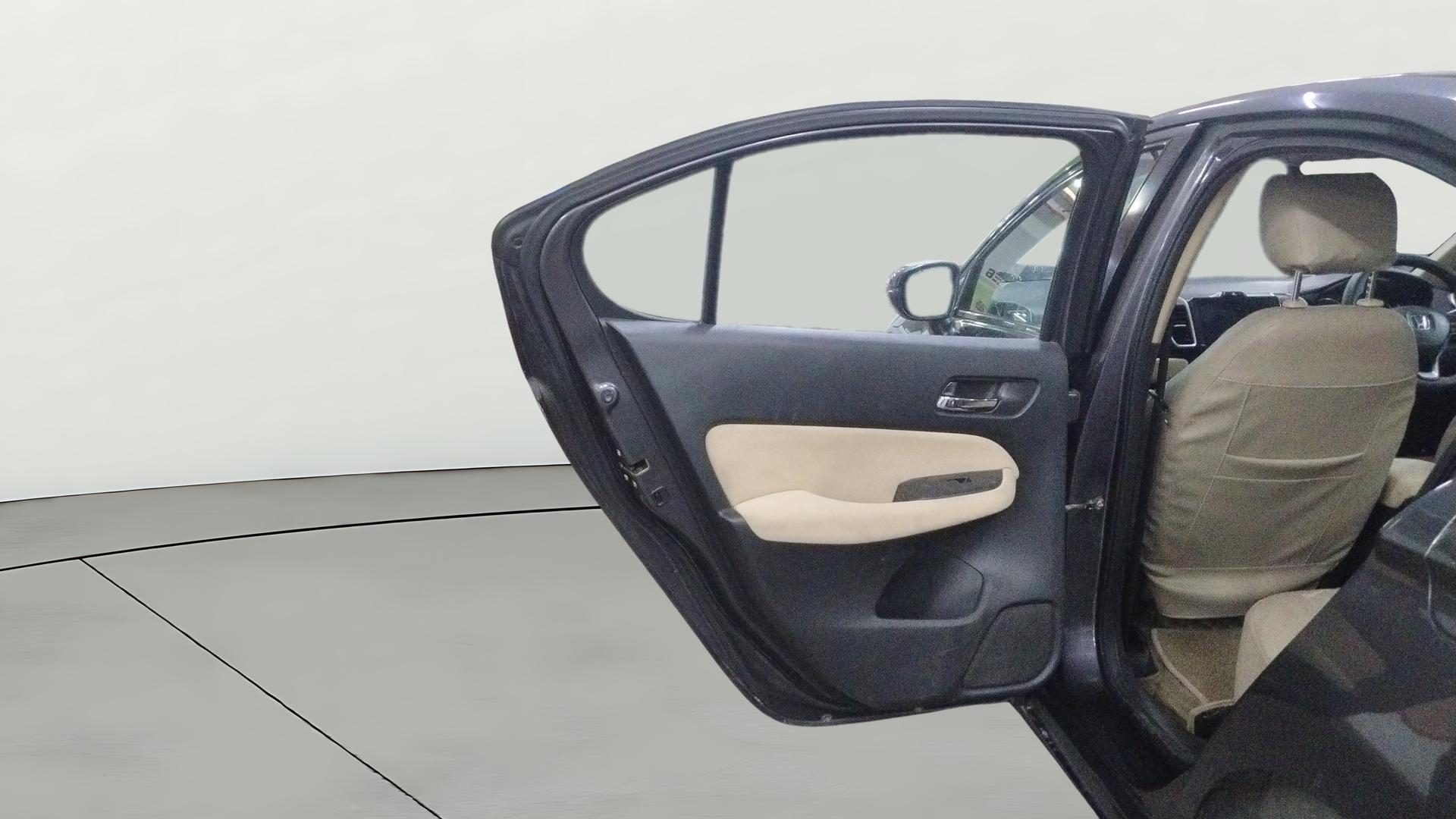 View 2020 Honda City ZX MT Diesel Anniversary Edition Image 23 Used 2020 Honda City ZX MT Diesel Anniversary Edition Image 23