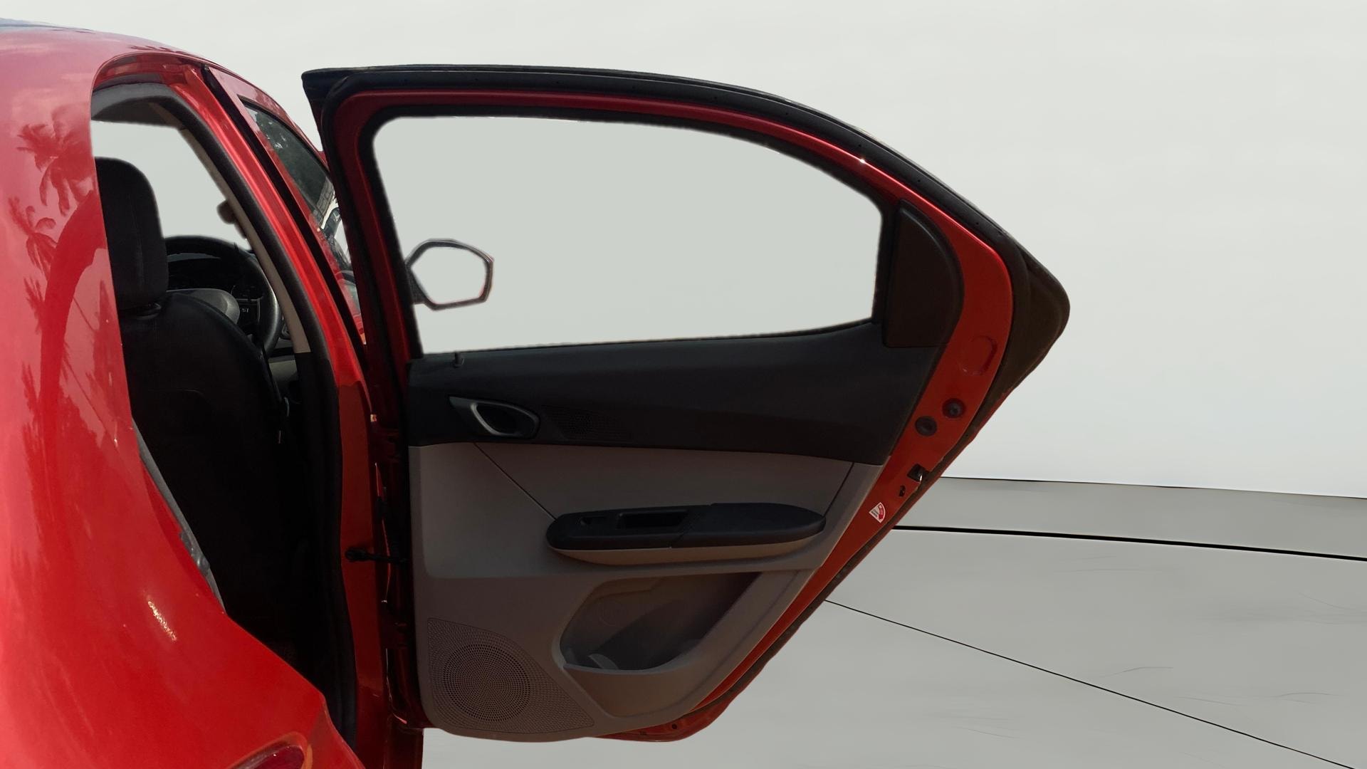 View 2019 Tata Tiago Revotorq XB Image 7 Used 2019 Tata Tiago Revotorq XB Image 7