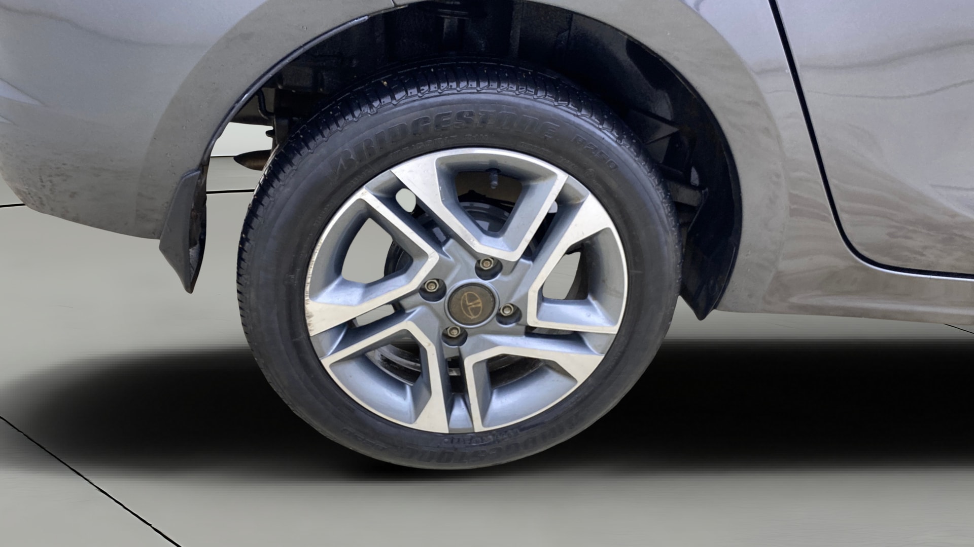 View 2022 Tata Tigor XE Diesel Image 32 Used 2022 Tata Tigor XE Diesel Image 32