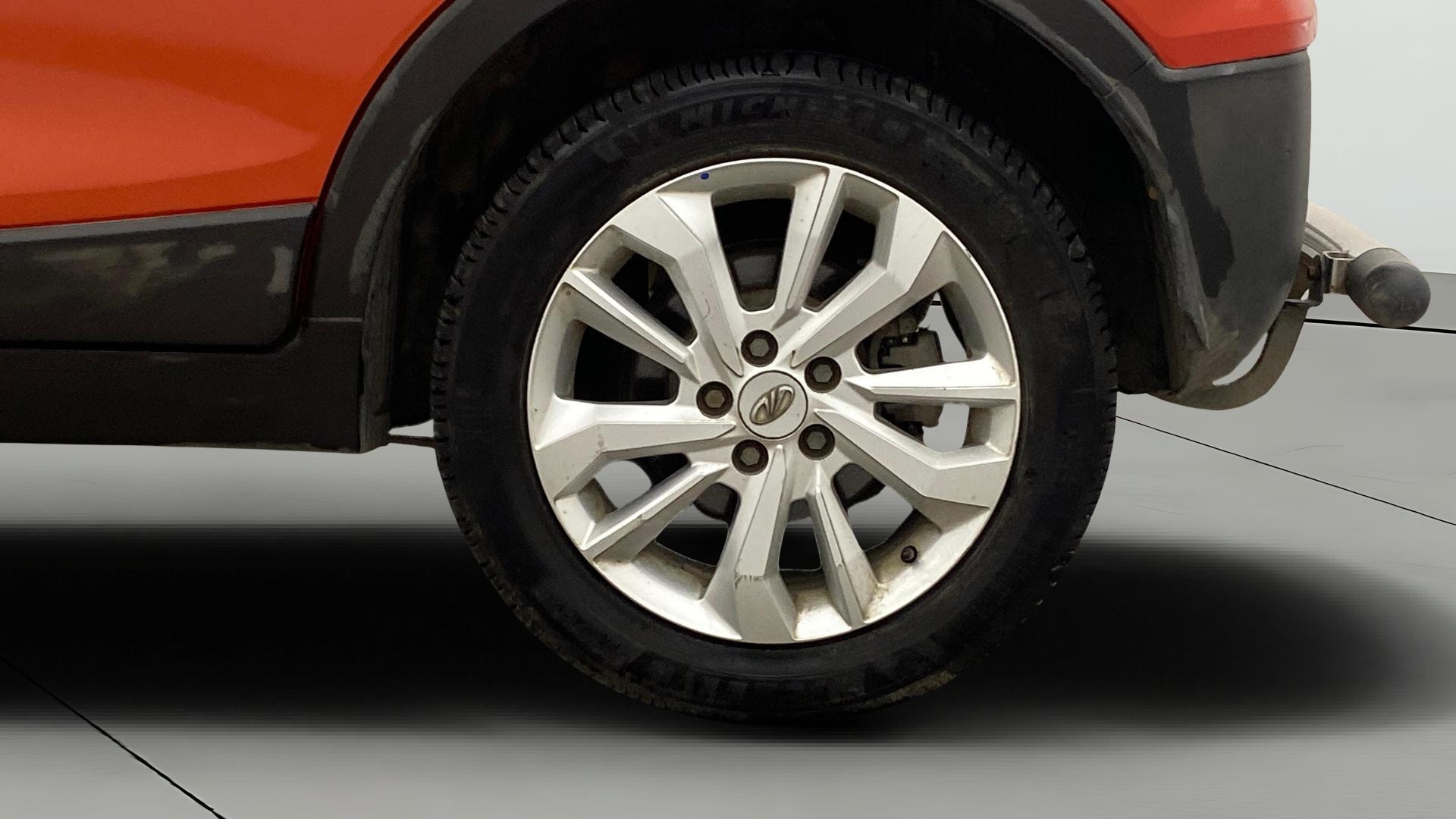 View 2019 Mahindra XUV300 W4 Petrol BS IV Image 12 Used 2019 Mahindra XUV300 W4 Petrol BS IV Image 12