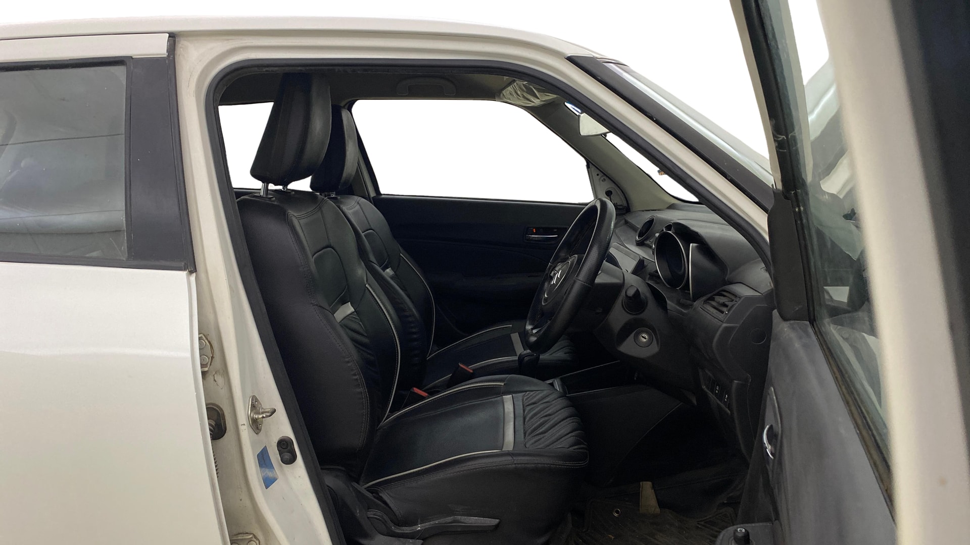 View 2021 Maruti Suzuki 1000 Base Variant Image 25 Used 2021 Maruti Suzuki 1000 Base Variant Image 25