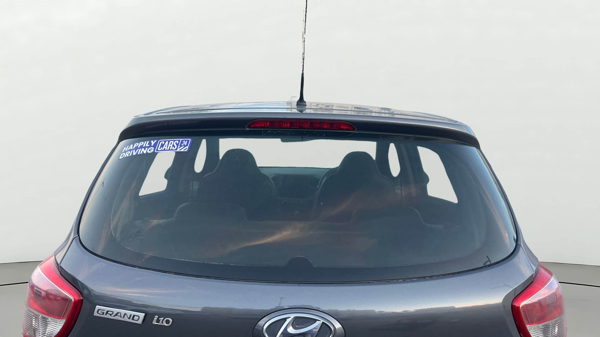 View 2017 Hyundai Grand i10 1.2 Magna Petrol AT Image 4 Used 2017 Hyundai Grand i10 1.2 Magna Petrol AT Image 4