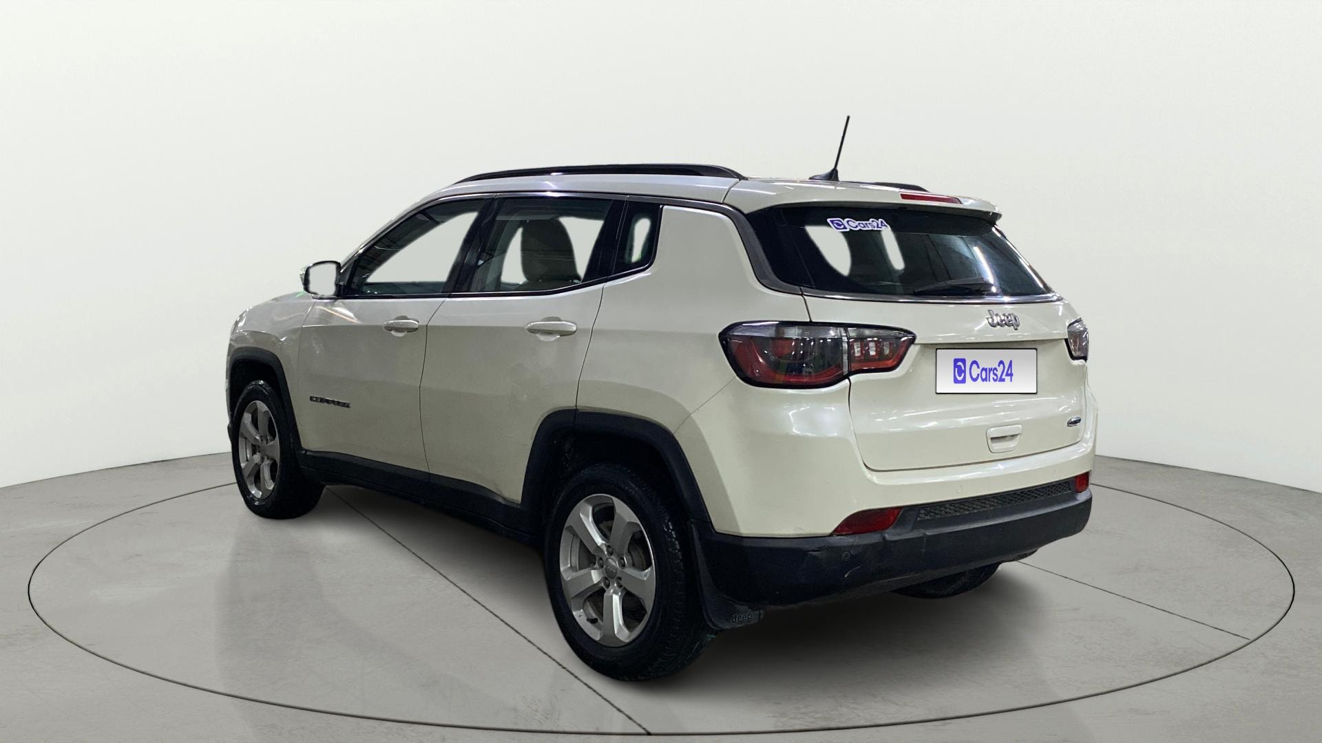 View 2017 Jeep Compass Longitude (O) 2.0 Diesel MT Image 2 Used 2017 Jeep Compass Longitude (O) 2.0 Diesel MT Image 2