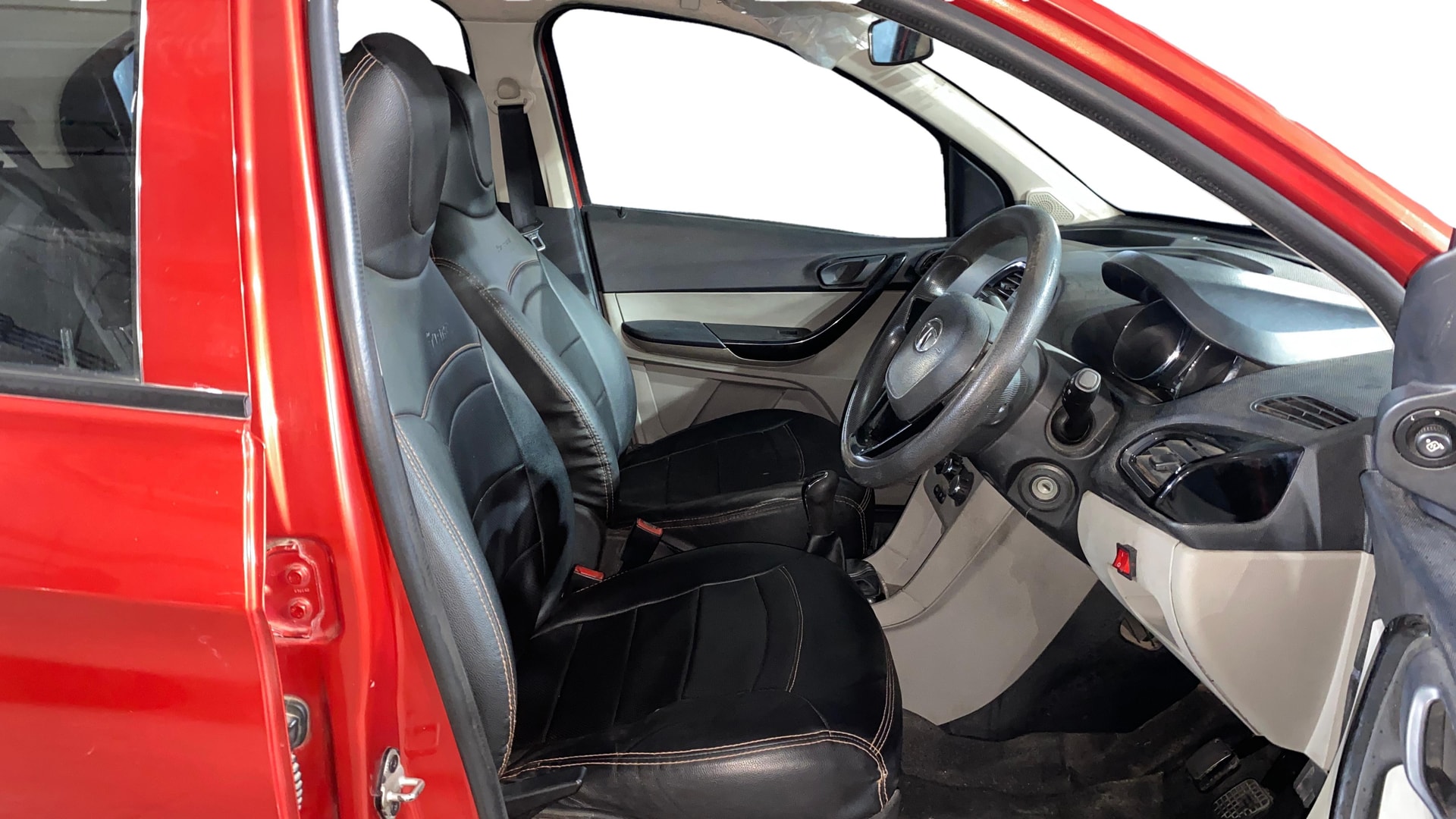 View 2019 Tata Tiago Revotorq XB Image 25 Used 2019 Tata Tiago Revotorq XB Image 25