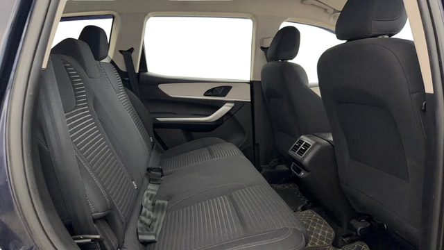 View Mahindra XUV700 Image 29 Used Mahindra XUV700 Image 29
