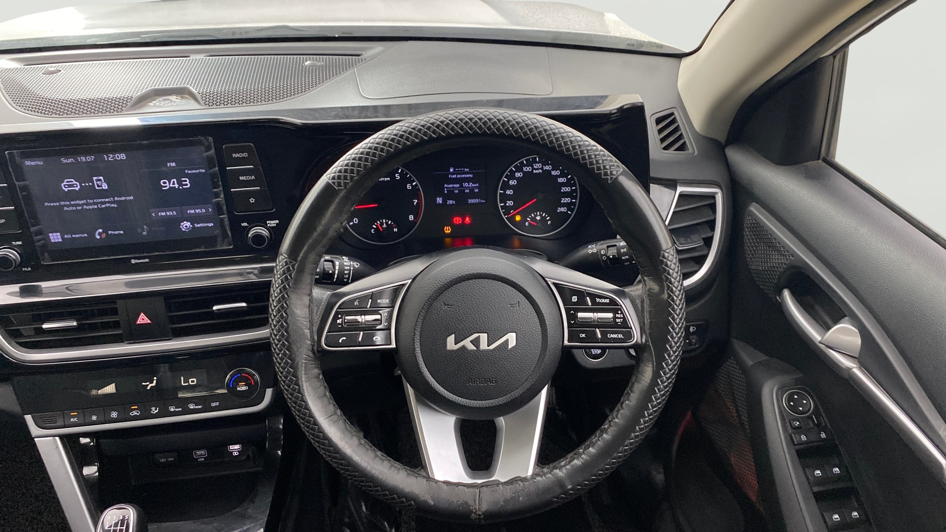 View 2022 Kia Seltos D1.5 CRDI VGT 6MT HTK Plus Image 13 Used 2022 Kia Seltos D1.5 CRDI VGT 6MT HTK Plus Image 13
