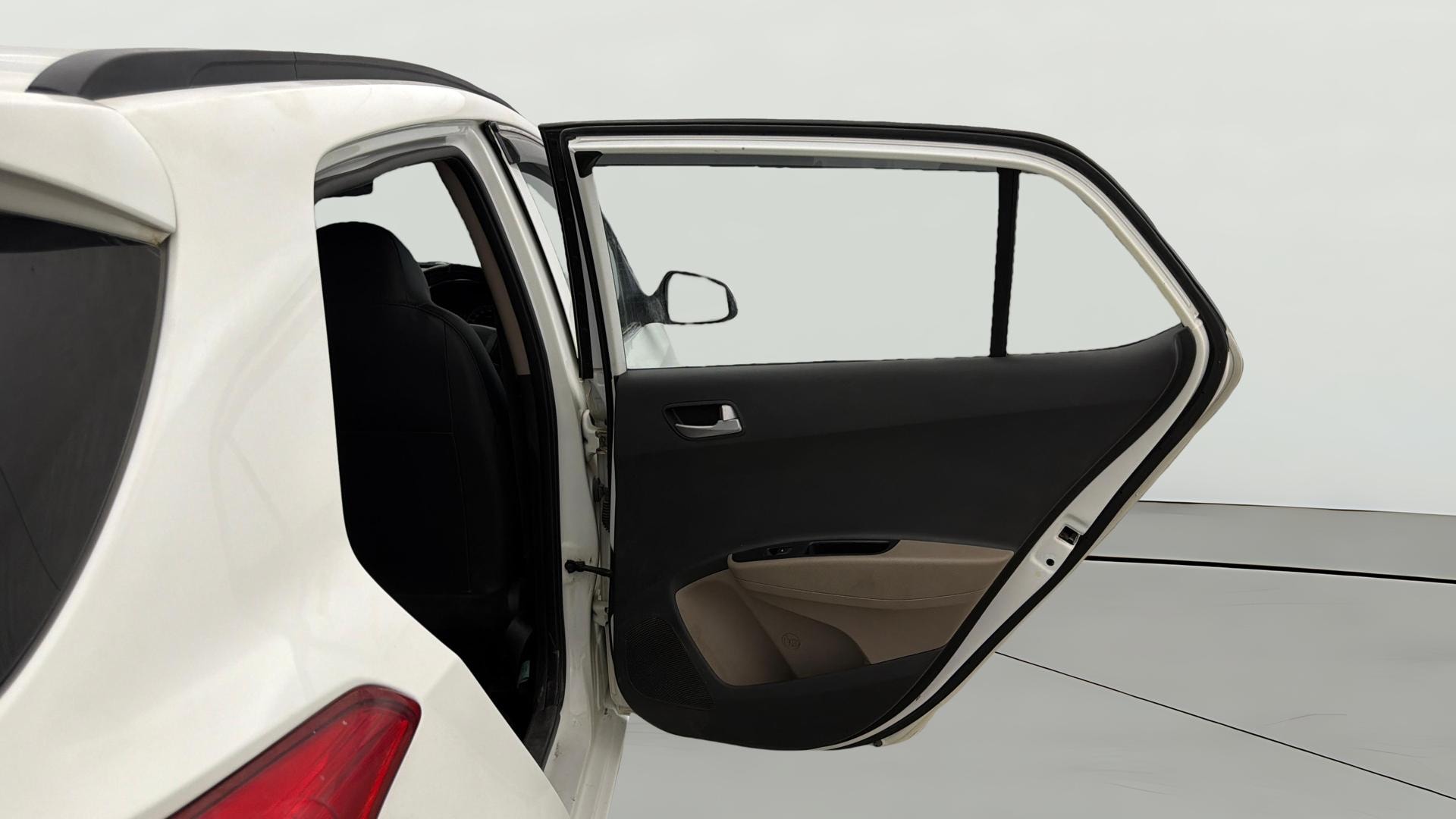 View 2019 Hyundai Grand i10 Sportz 1.2 Kappa Image 5 Used 2019 Hyundai Grand i10 Sportz 1.2 Kappa Image 5