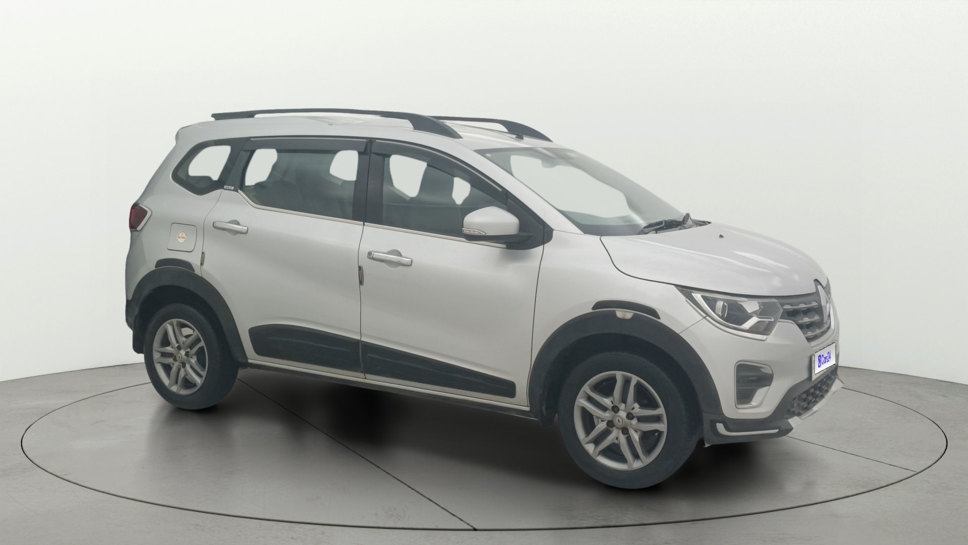 View 2020 Renault Triber RXZ AMT Image 23 Used 2020 Renault Triber RXZ AMT Image 23