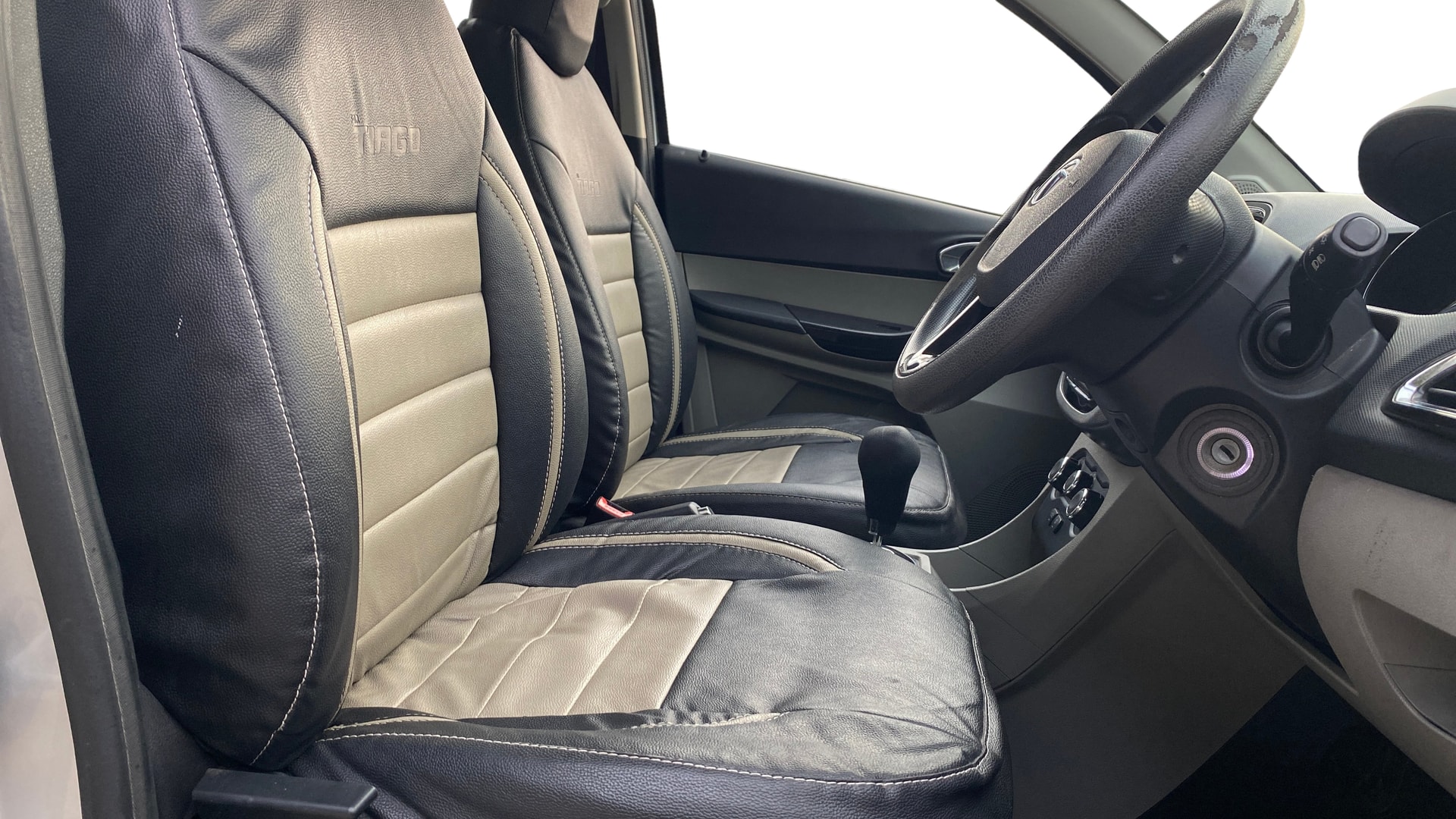 View 2018 Tata Tiago Revotorq XB Image 25 Used 2018 Tata Tiago Revotorq XB Image 25