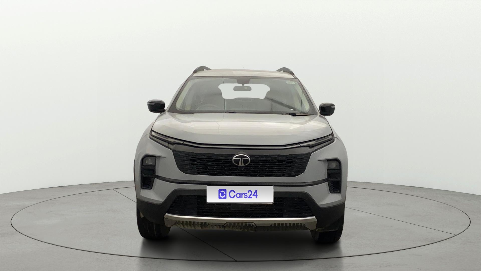 View 2024 Tata Safari Pure (O) Image 1 Used 2024 Tata Safari Pure (O) Image 1