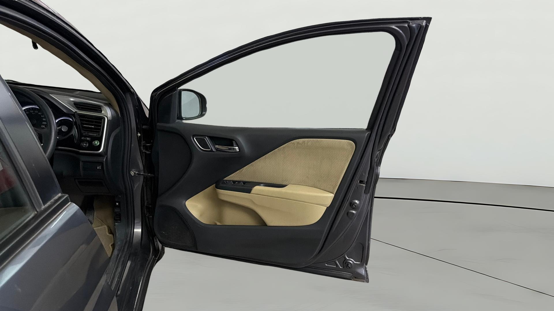 View 2019 Honda City ZX MT Diesel Anniversary Edition Image 46 Used 2019 Honda City ZX MT Diesel Anniversary Edition Image 46