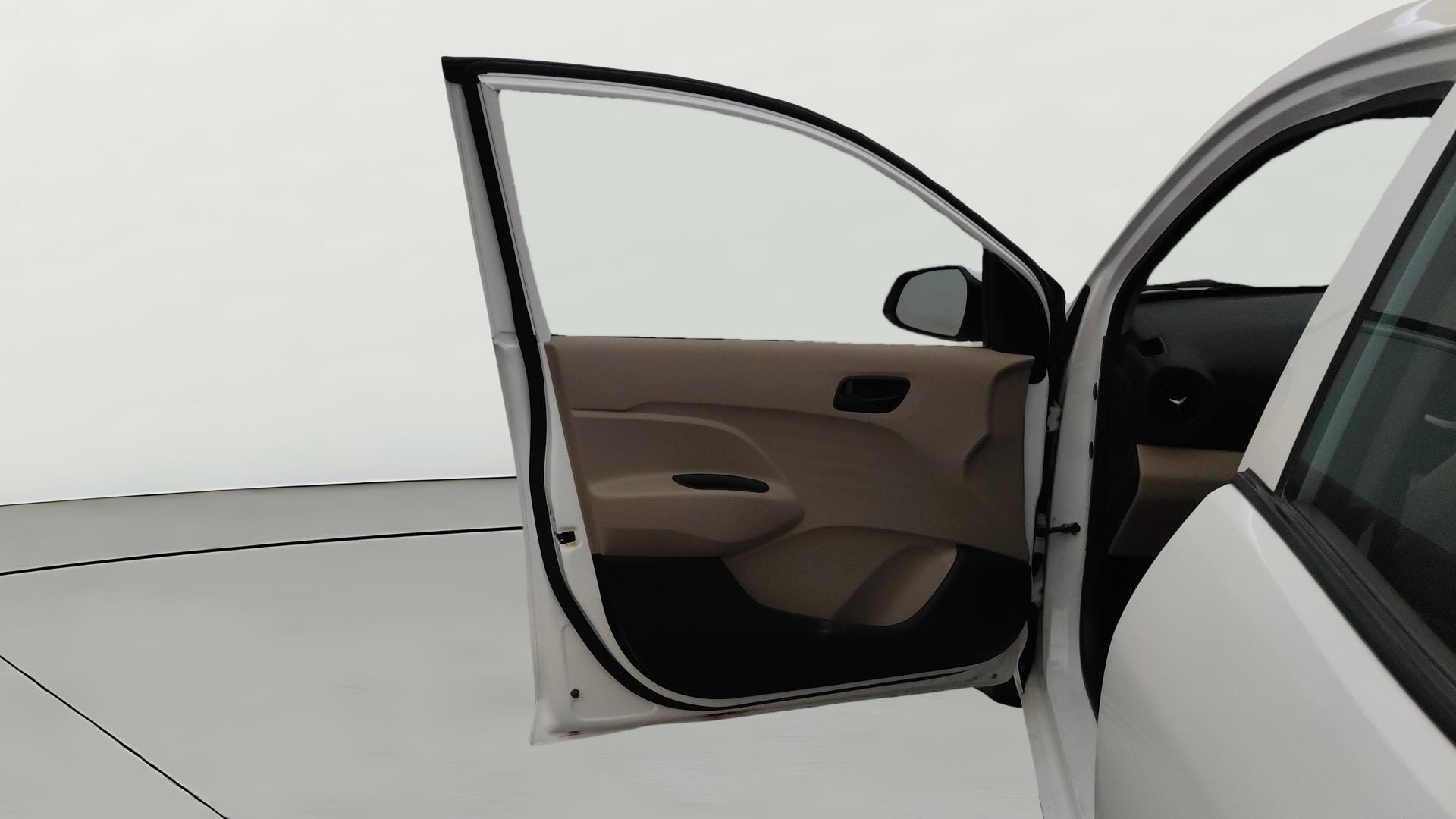 View 2021 Hyundai New Santro D-Lite Petrol Image 31 Used 2021 Hyundai New Santro D-Lite Petrol Image 31