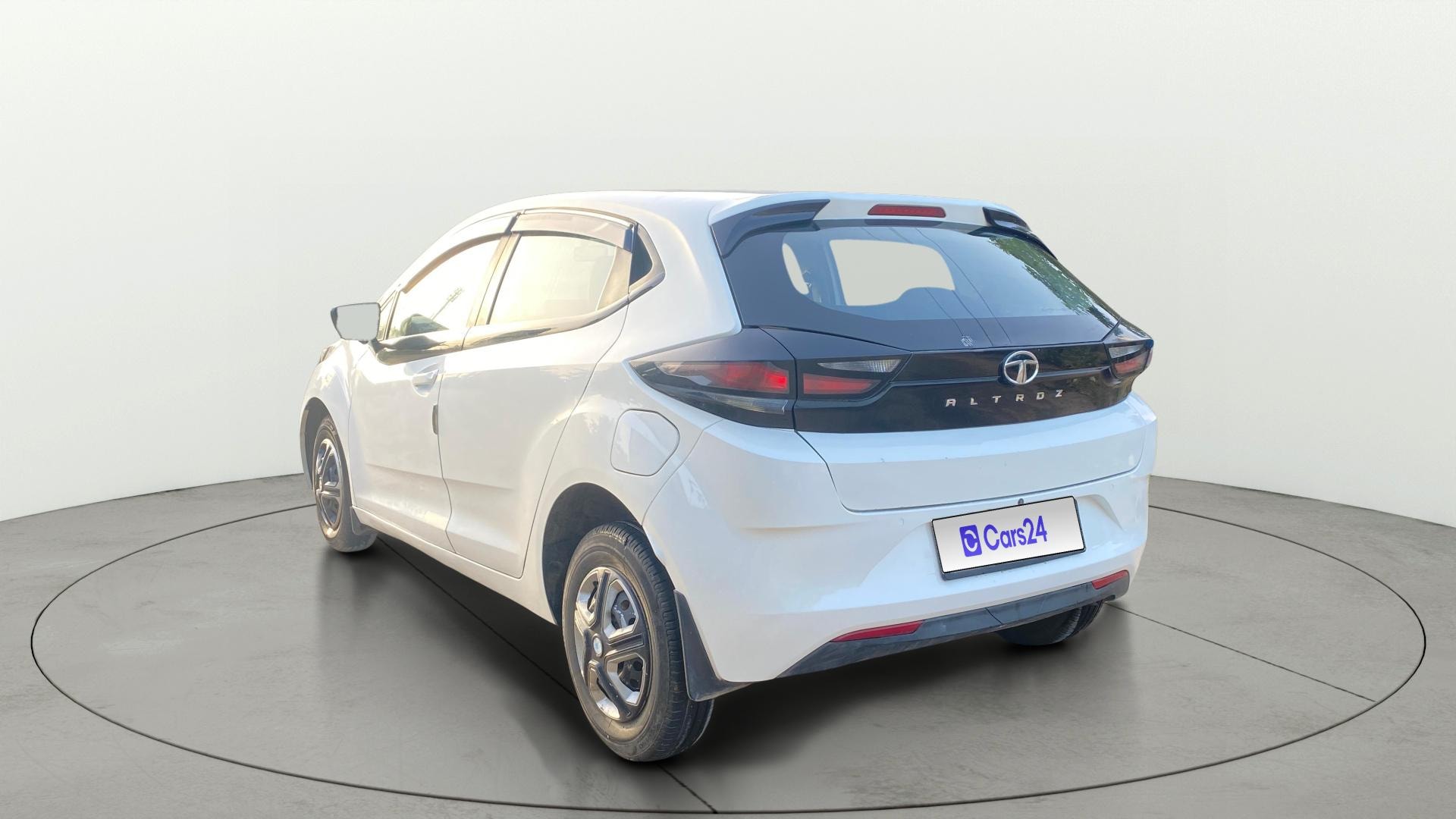 View 2023 Tata Altroz XE Petrol Image 2 Used 2023 Tata Altroz XE Petrol Image 2