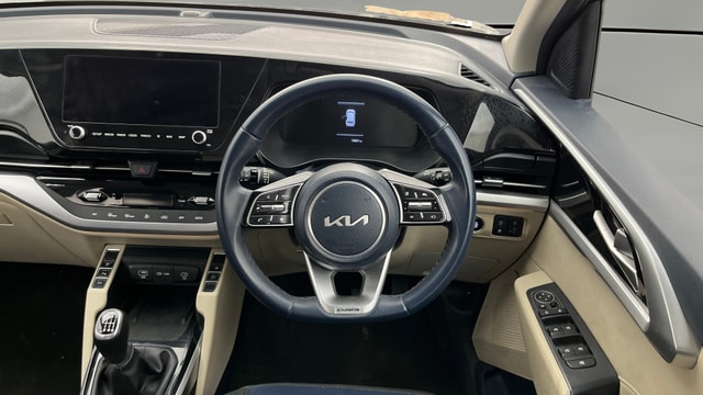 View Kia Carens Image 14 Used Kia Carens Image 14