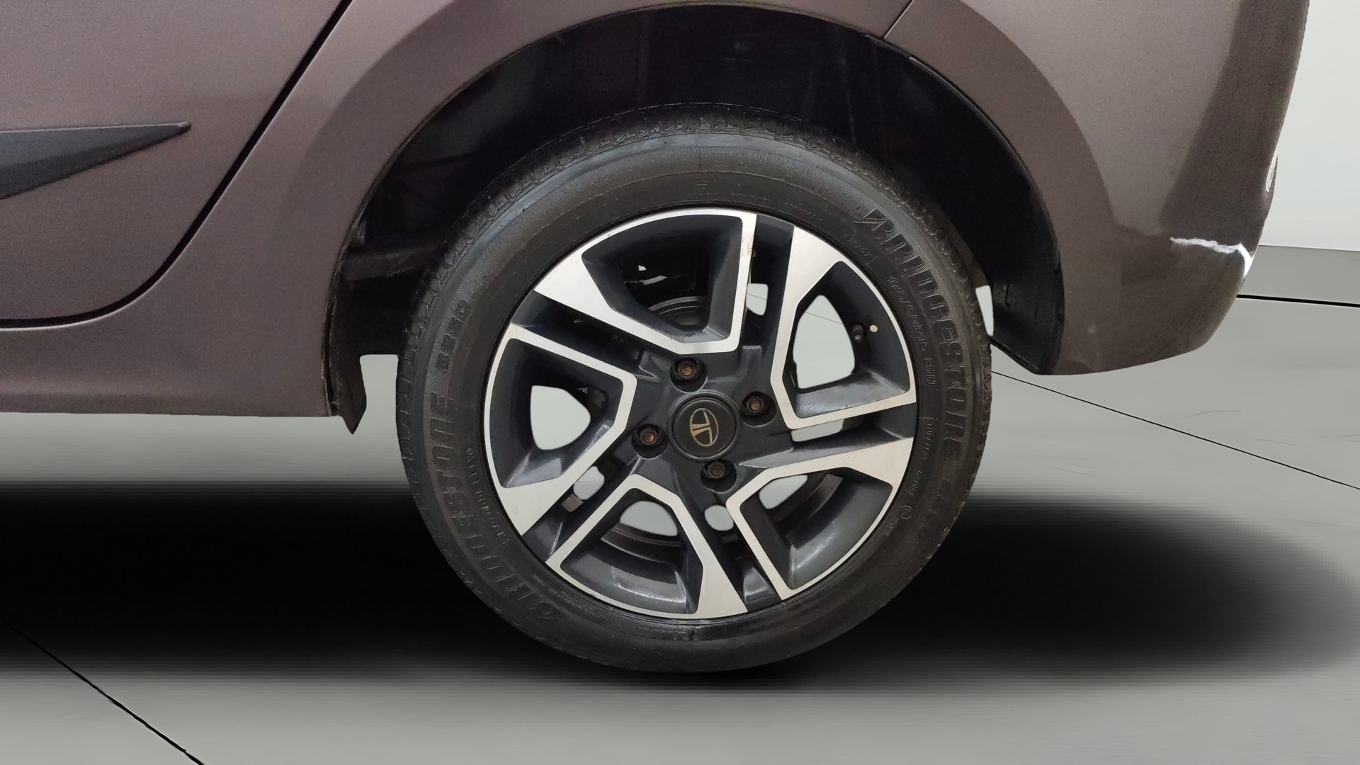 View 2020 Tata Tigor XE Diesel Image 11 Used 2020 Tata Tigor XE Diesel Image 11