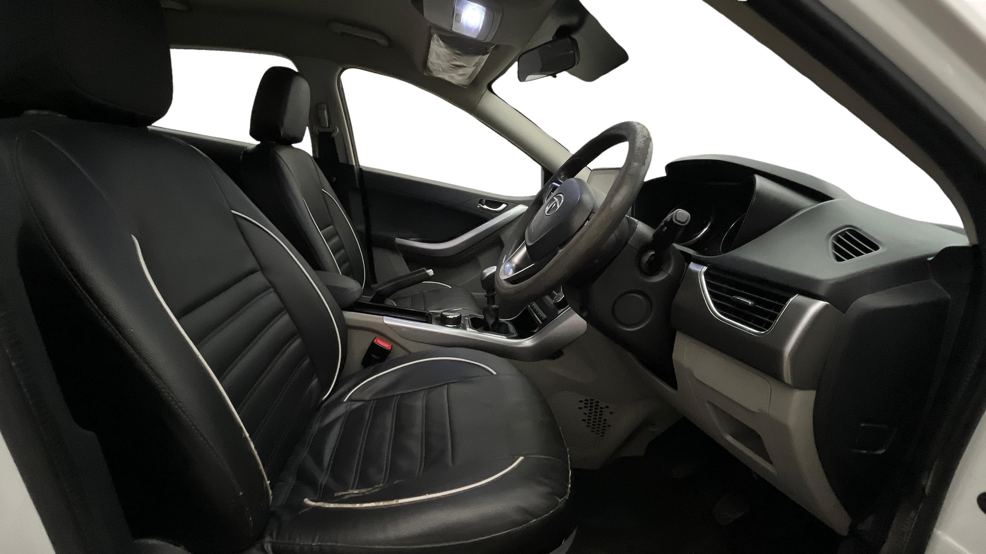 View 2018 Tata Nexon Revotron XE Image 26 Used 2018 Tata Nexon Revotron XE Image 26