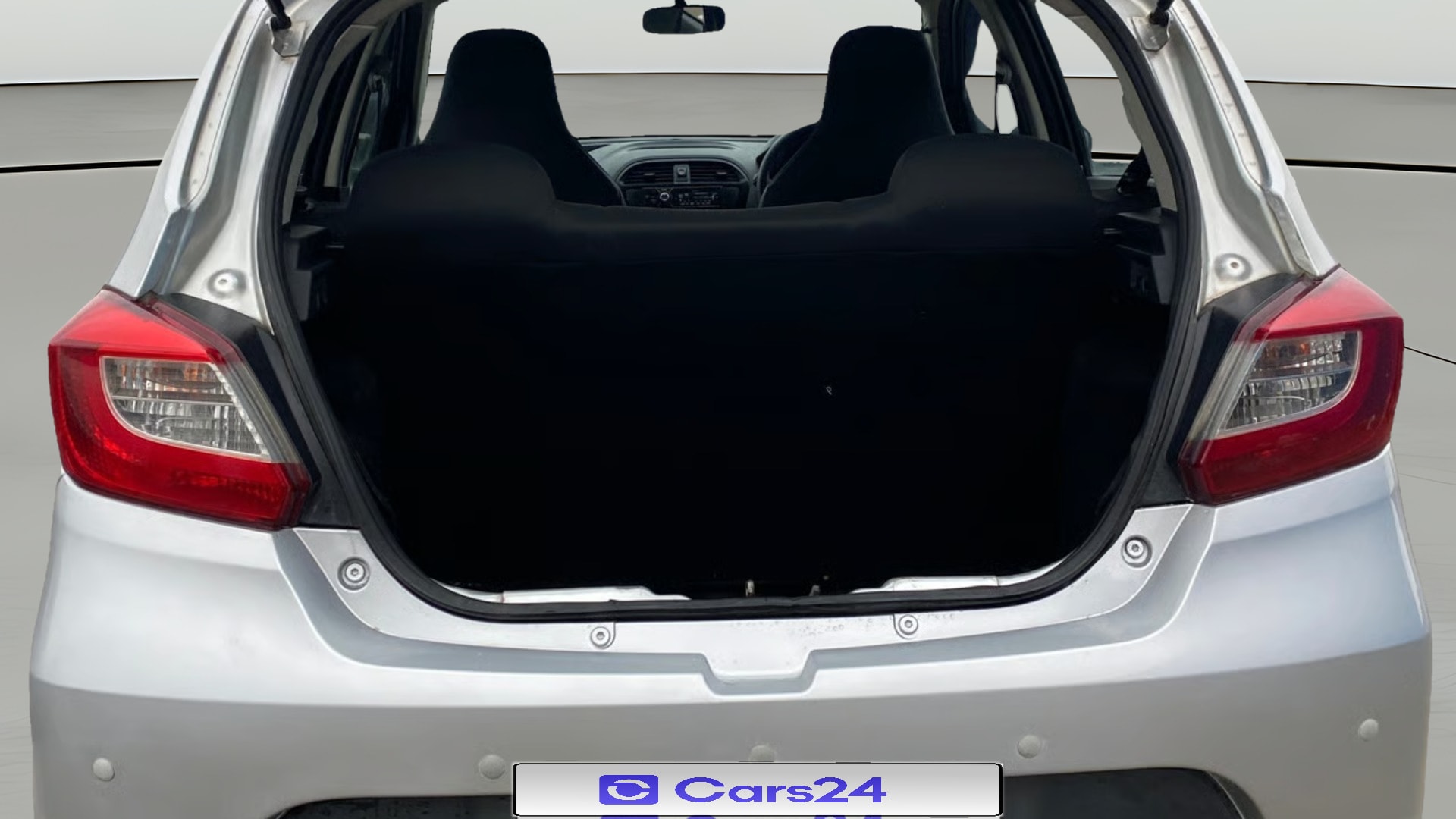 View 2019 Tata Tiago Revotorq XB Image 36 Used 2019 Tata Tiago Revotorq XB Image 36
