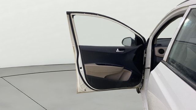 View Hyundai Grand i10 Image 30 Used Hyundai Grand i10 Image 30