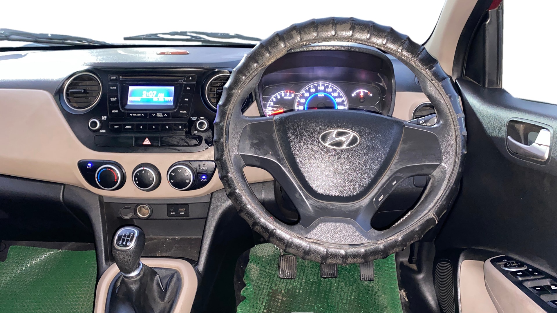 View 2014 Hyundai Grand i10 Sportz 1.2 Kappa Image 20 Used 2014 Hyundai Grand i10 Sportz 1.2 Kappa Image 20