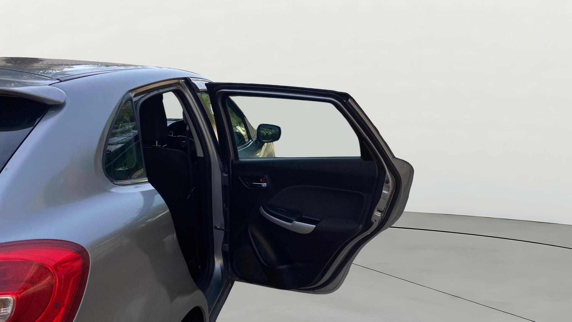 View 2018 Maruti Suzuki 1000 Base Variant Image 7 Used 2018 Maruti Suzuki 1000 Base Variant Image 7