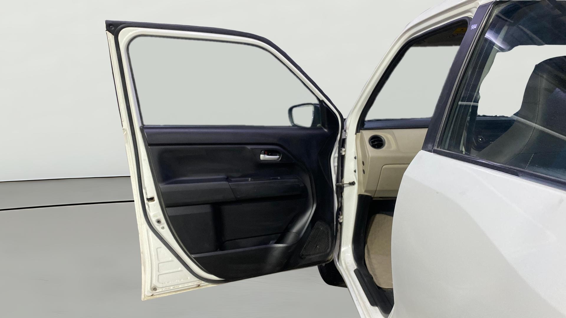 View 2022 Maruti Suzuki 1000 Base Variant Image 30 Used 2022 Maruti Suzuki 1000 Base Variant Image 30