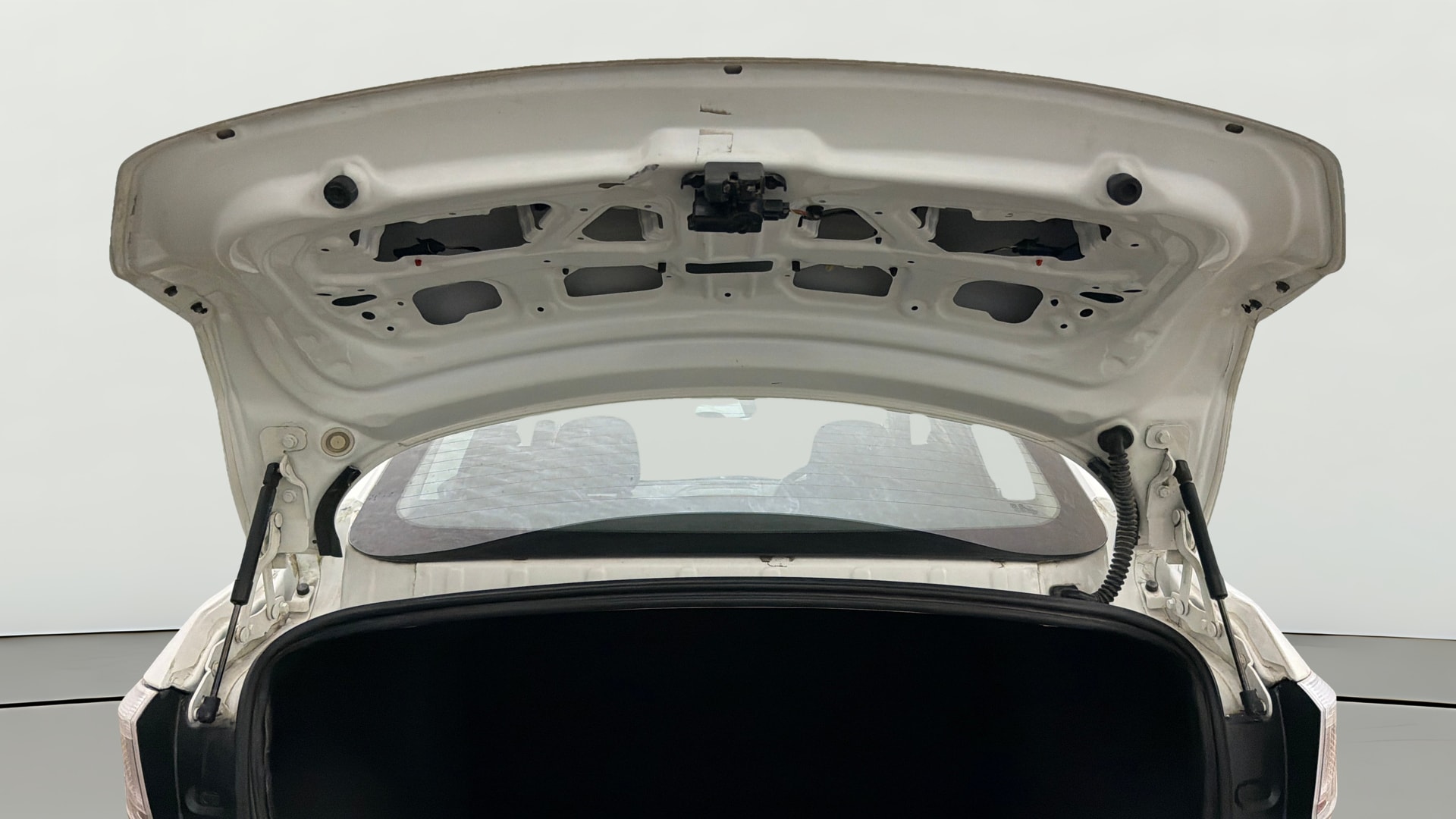 View 2023 Tata Tigor XE Diesel Image 30 Used 2023 Tata Tigor XE Diesel Image 30