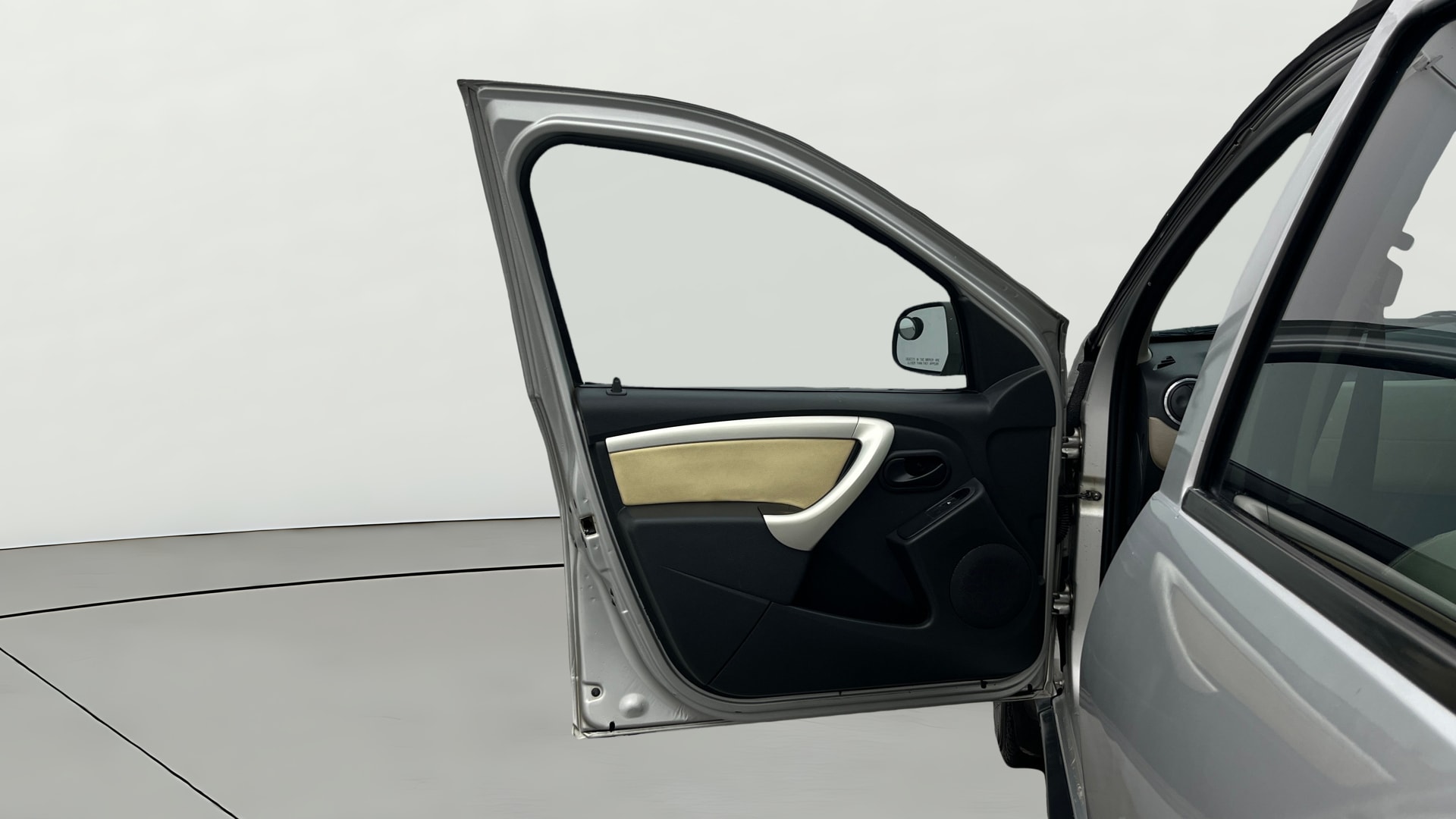 View 2013 Renault Duster Diesel 85PS STD Image 30 Used 2013 Renault Duster Diesel 85PS STD Image 30
