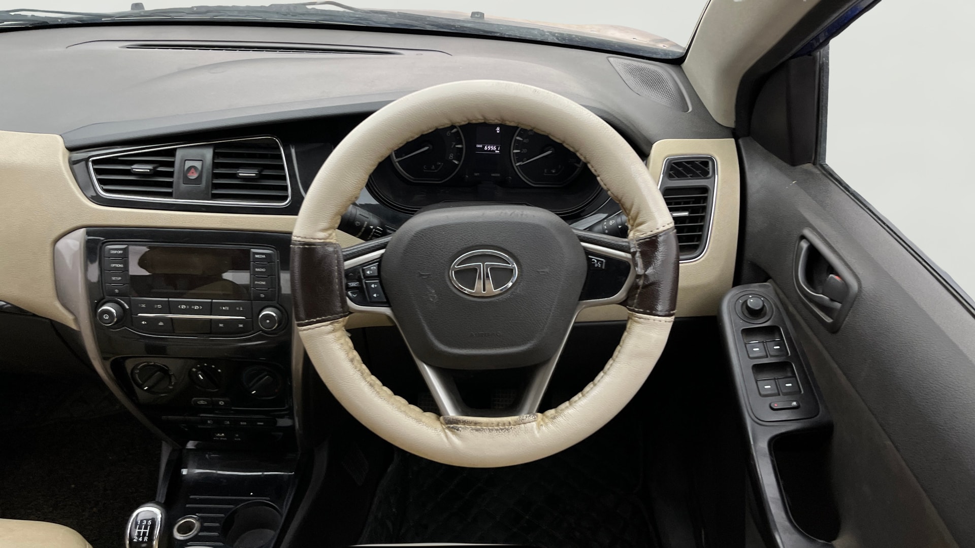 View 2015 Tata Zest XMS Petrol Image 20 Used 2015 Tata Zest XMS Petrol Image 20