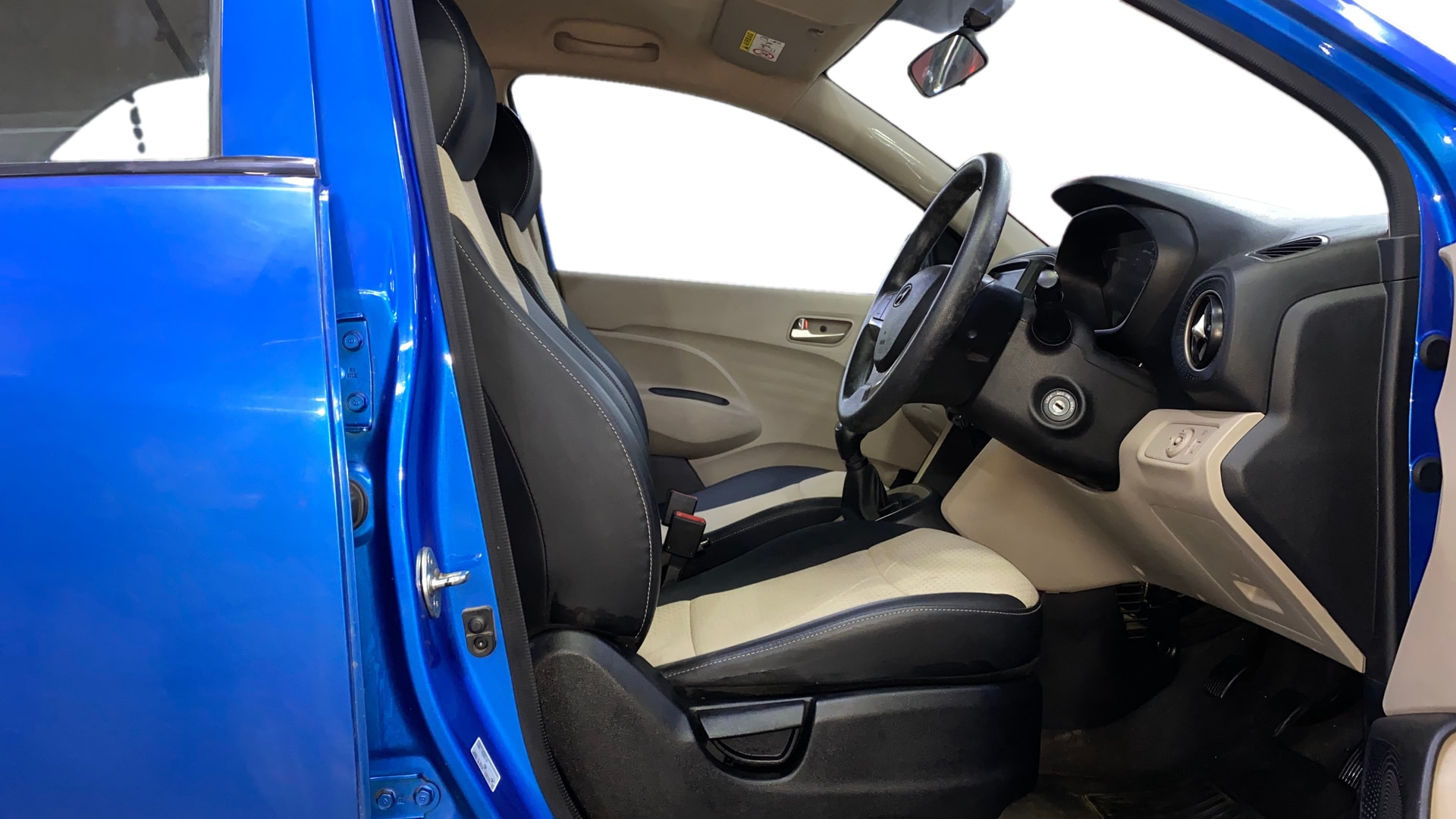 View 2019 Hyundai New Santro D-Lite Petrol Image 19 Used 2019 Hyundai New Santro D-Lite Petrol Image 19