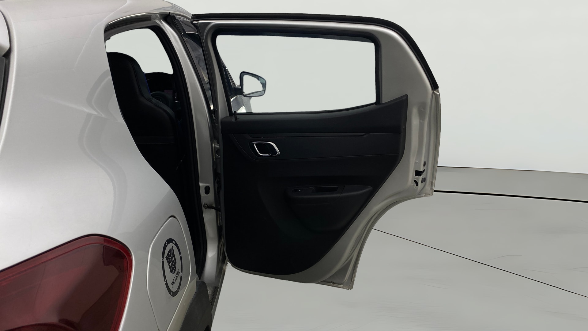 View 2023 Renault Kwid RXL 1.0 BS IV Image 7 Used 2023 Renault Kwid RXL 1.0 BS IV Image 7