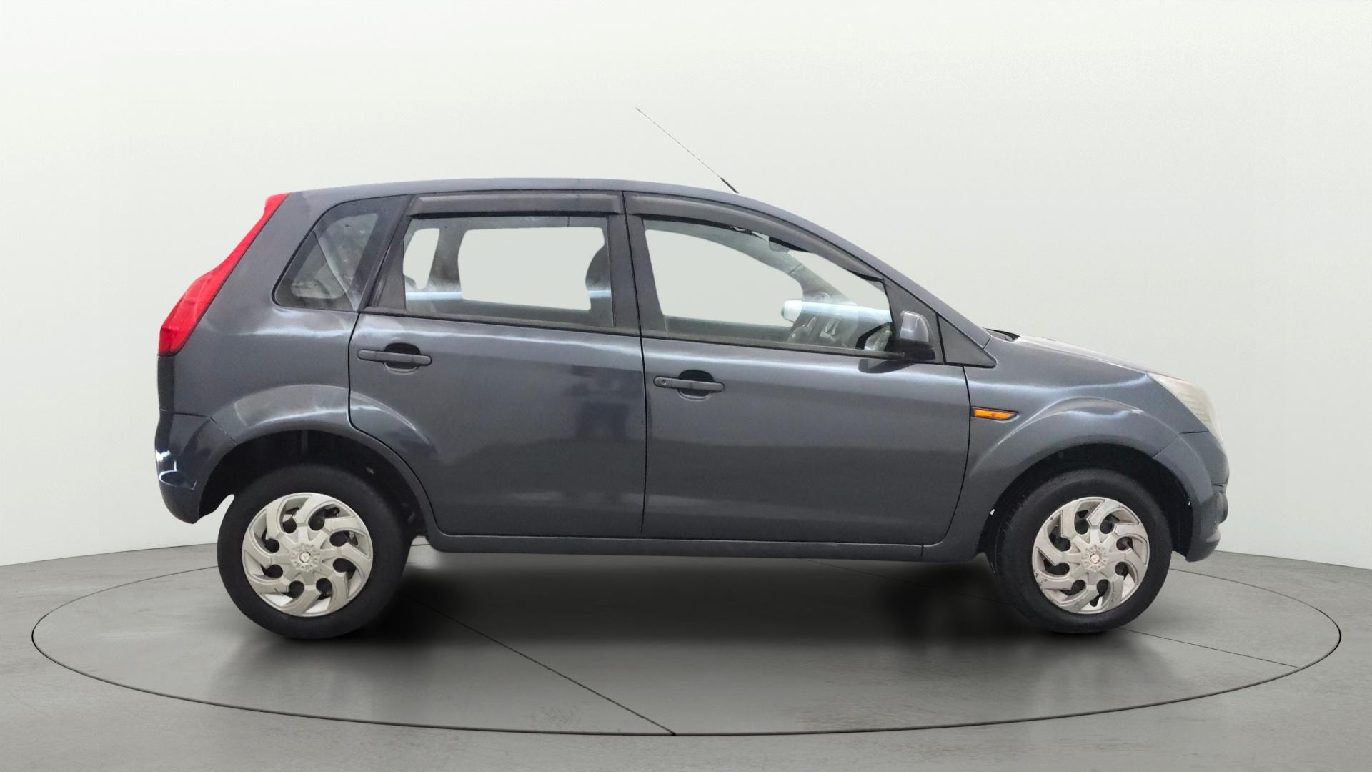 View 2014 Ford Figo 1.2P Ambiente MT BS IV Image 8 Used 2014 Ford Figo 1.2P Ambiente MT BS IV Image 8