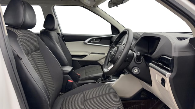 View Kia Carens Image 18 Used Kia Carens Image 18