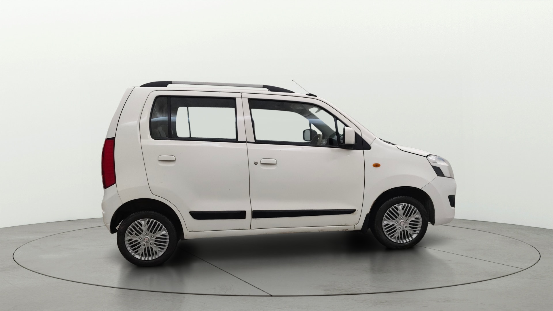 View 2017 Maruti Suzuki 1000 Base Variant Image 8 Used 2017 Maruti Suzuki 1000 Base Variant Image 8