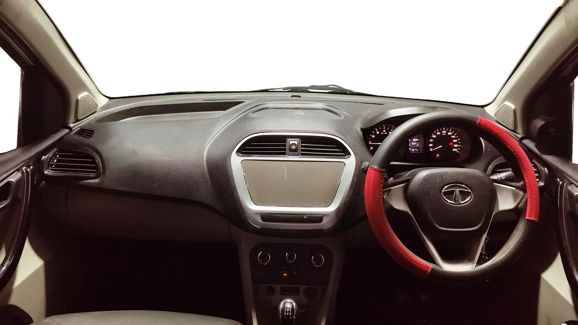 View 2016 Tata Tiago Revotorq XB Image 15 Used 2016 Tata Tiago Revotorq XB Image 15
