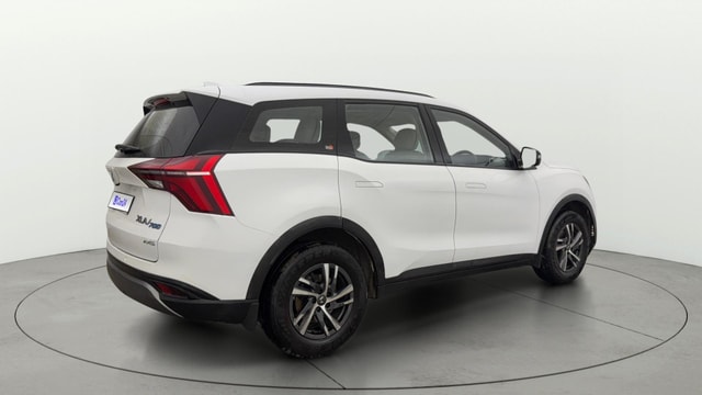 View Mahindra XUV700 Image 46 Used Mahindra XUV700 Image 46