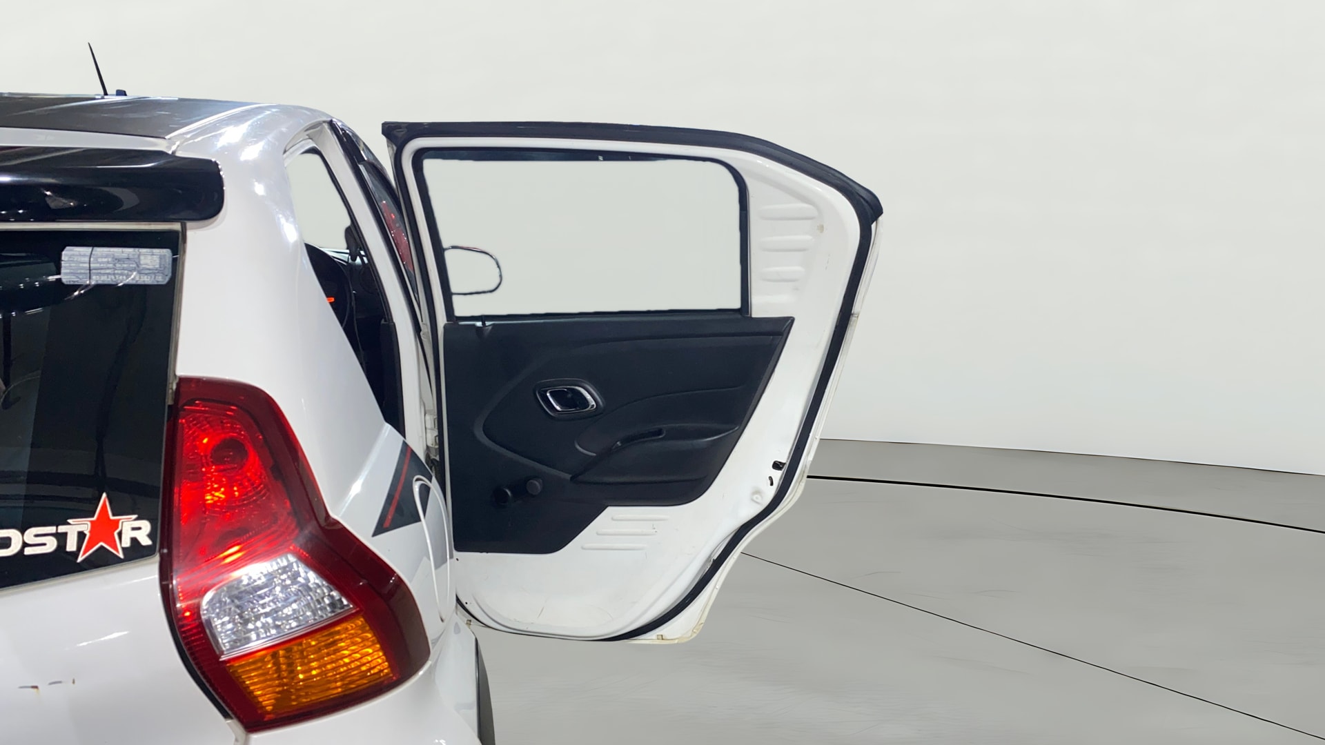 View 2019 Datsun Redi GO T(O) 1.0L- Limited Edition Image 7 Used 2019 Datsun Redi GO T(O) 1.0L- Limited Edition Image 7
