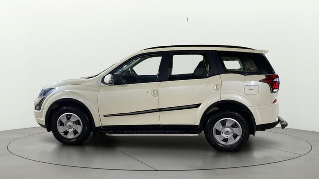 View Mahindra XUV500 Image 6 Used Mahindra XUV500 Image 6