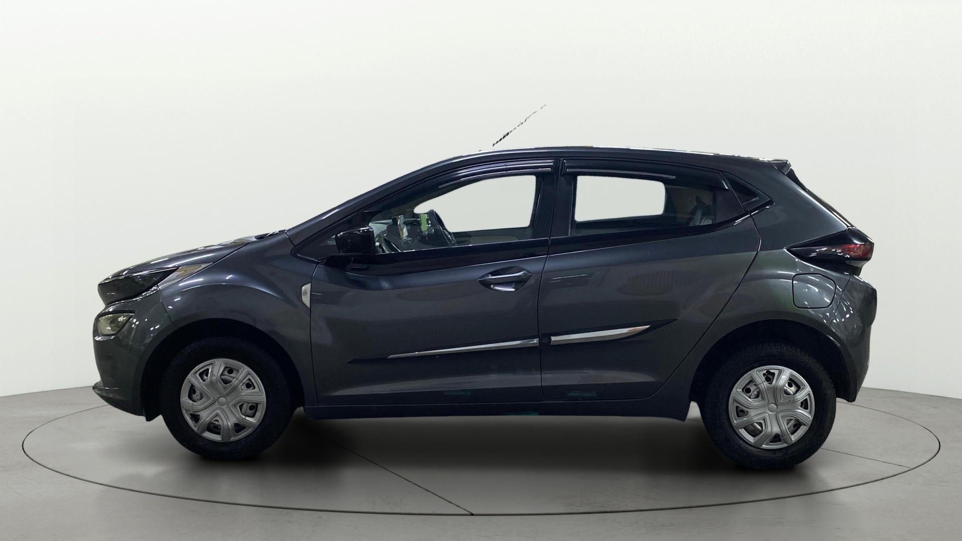 View 2022 Tata Altroz XE Plus Petrol Image 25 Used 2022 Tata Altroz XE Plus Petrol Image 25