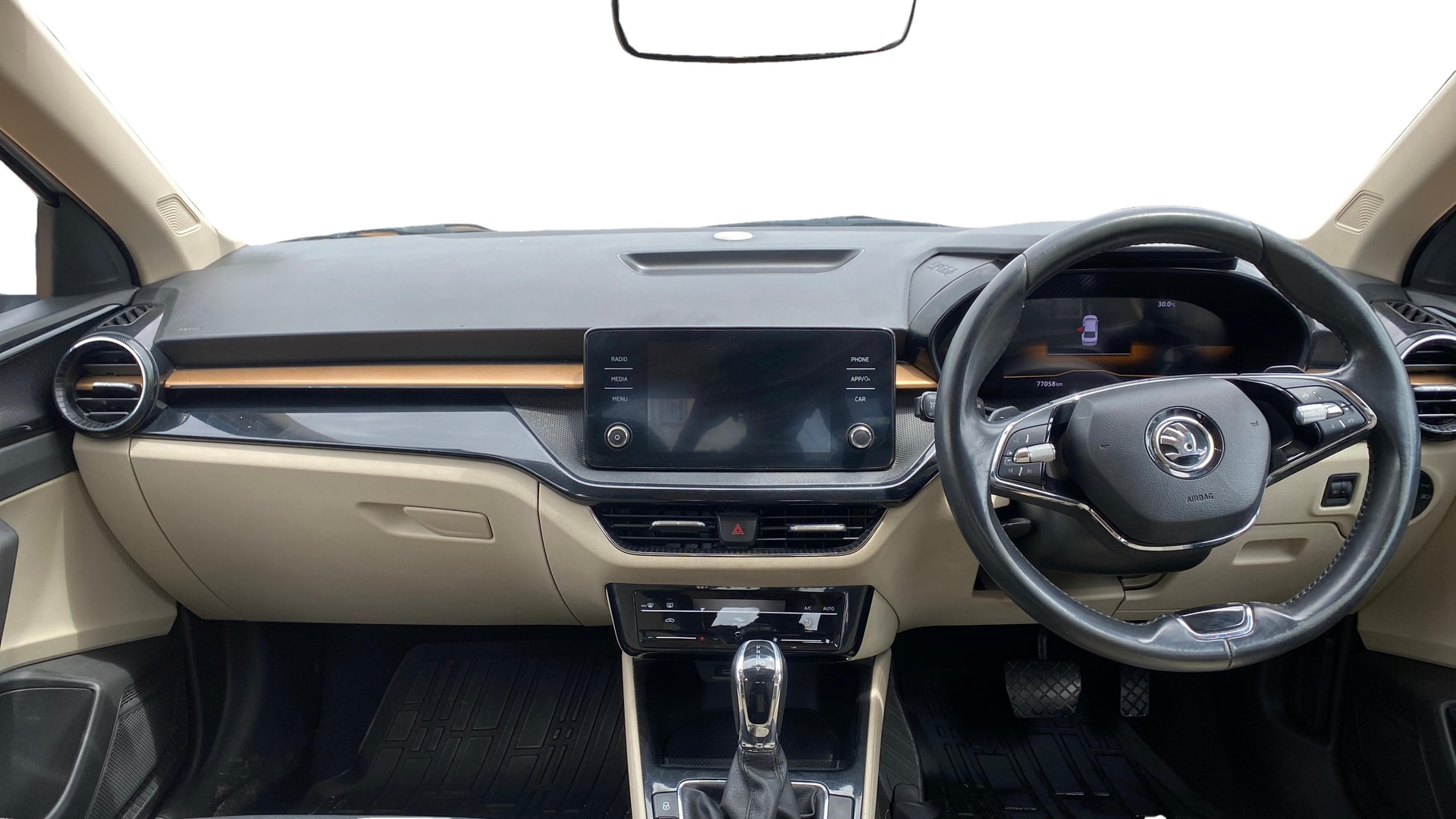 View 2023 Skoda Slavia Style 1.5 TSI DSG Image 16 Used 2023 Skoda Slavia Style 1.5 TSI DSG Image 16
