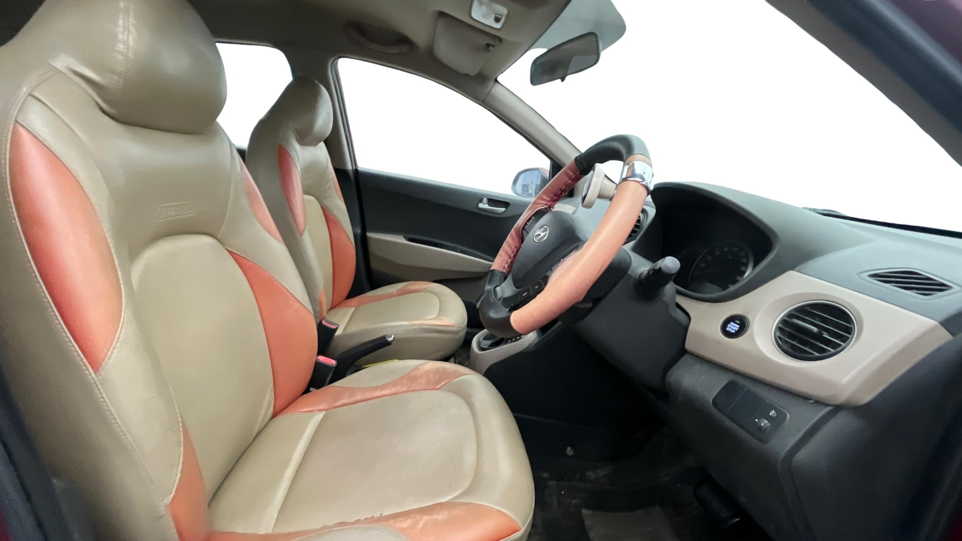 View 2014 Hyundai Grand i10 Asta AT 1.2 Kappa VTVT Image 16 Used 2014 Hyundai Grand i10 Asta AT 1.2 Kappa VTVT Image 16