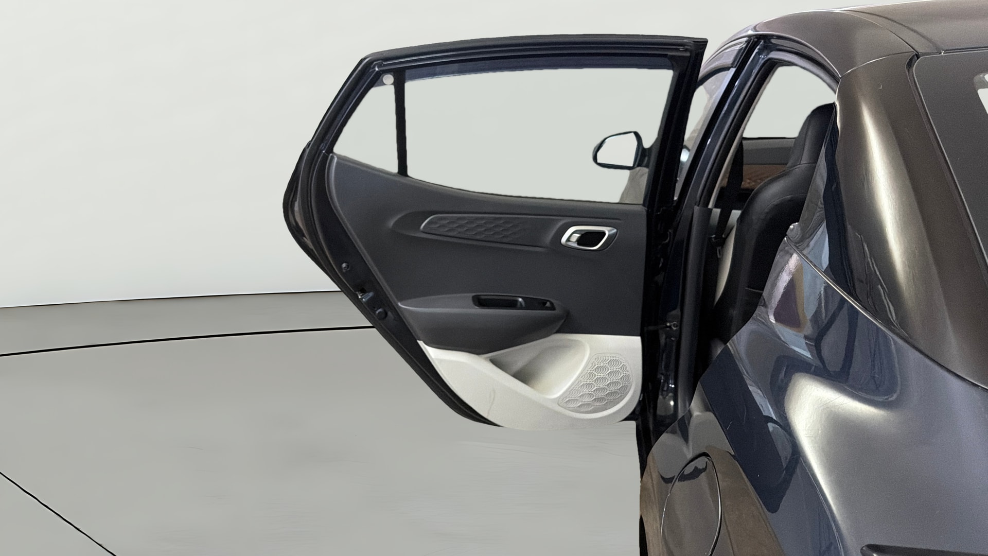 View 2023 Hyundai Aura SX MT CNG Image 22 Used 2023 Hyundai Aura SX MT CNG Image 22