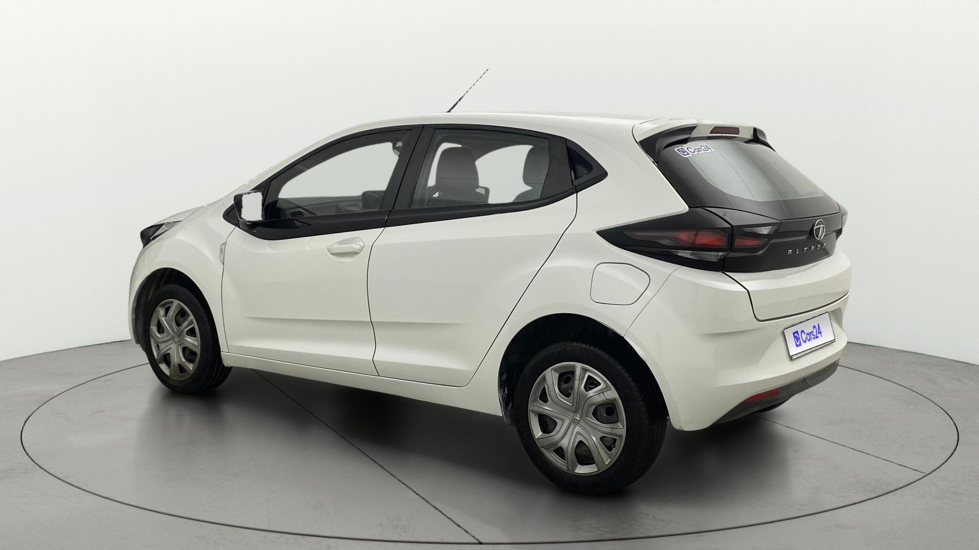 View 2022 Tata Altroz XM Plus Petrol Image 2 Used 2022 Tata Altroz XM Plus Petrol Image 2