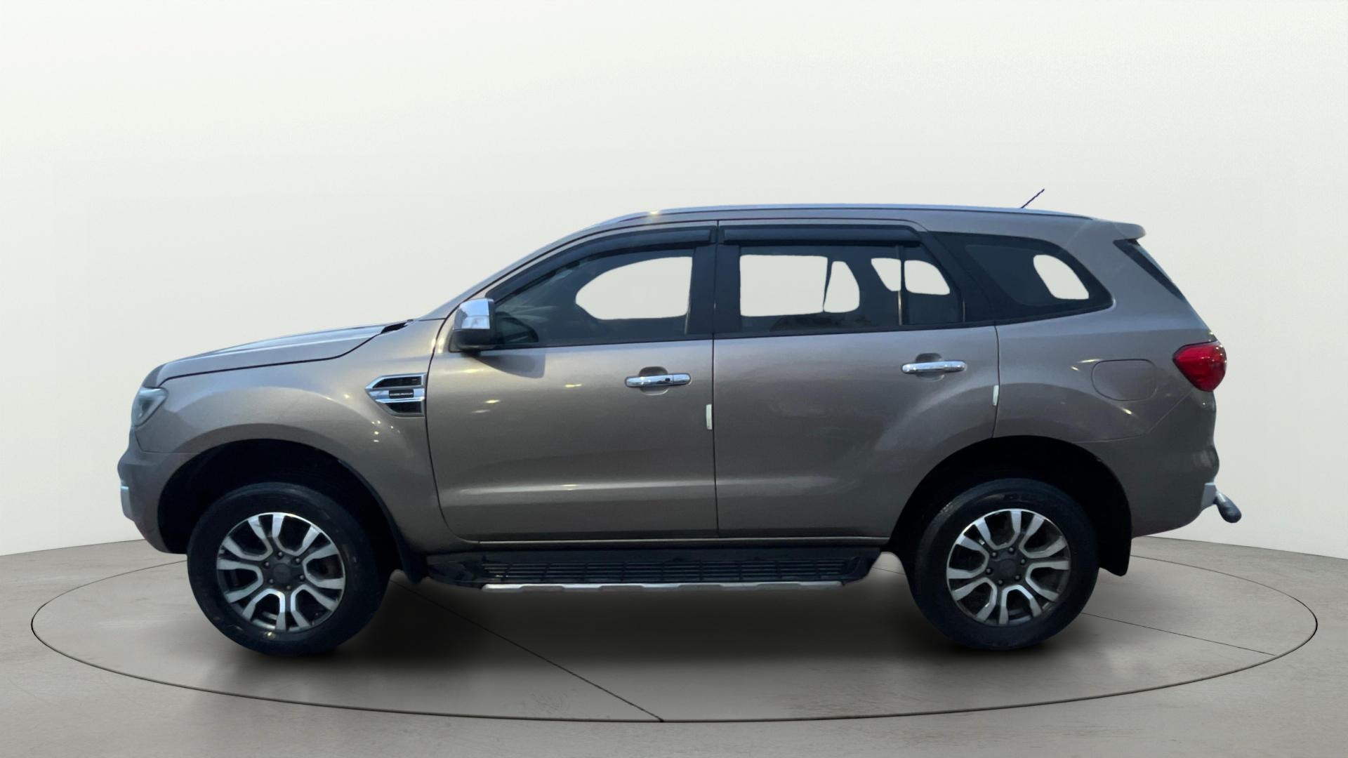 View 2021 Ford Endeavour 2.2L 4X2 AT Titanium Image 28 Used 2021 Ford Endeavour 2.2L 4X2 AT Titanium Image 28