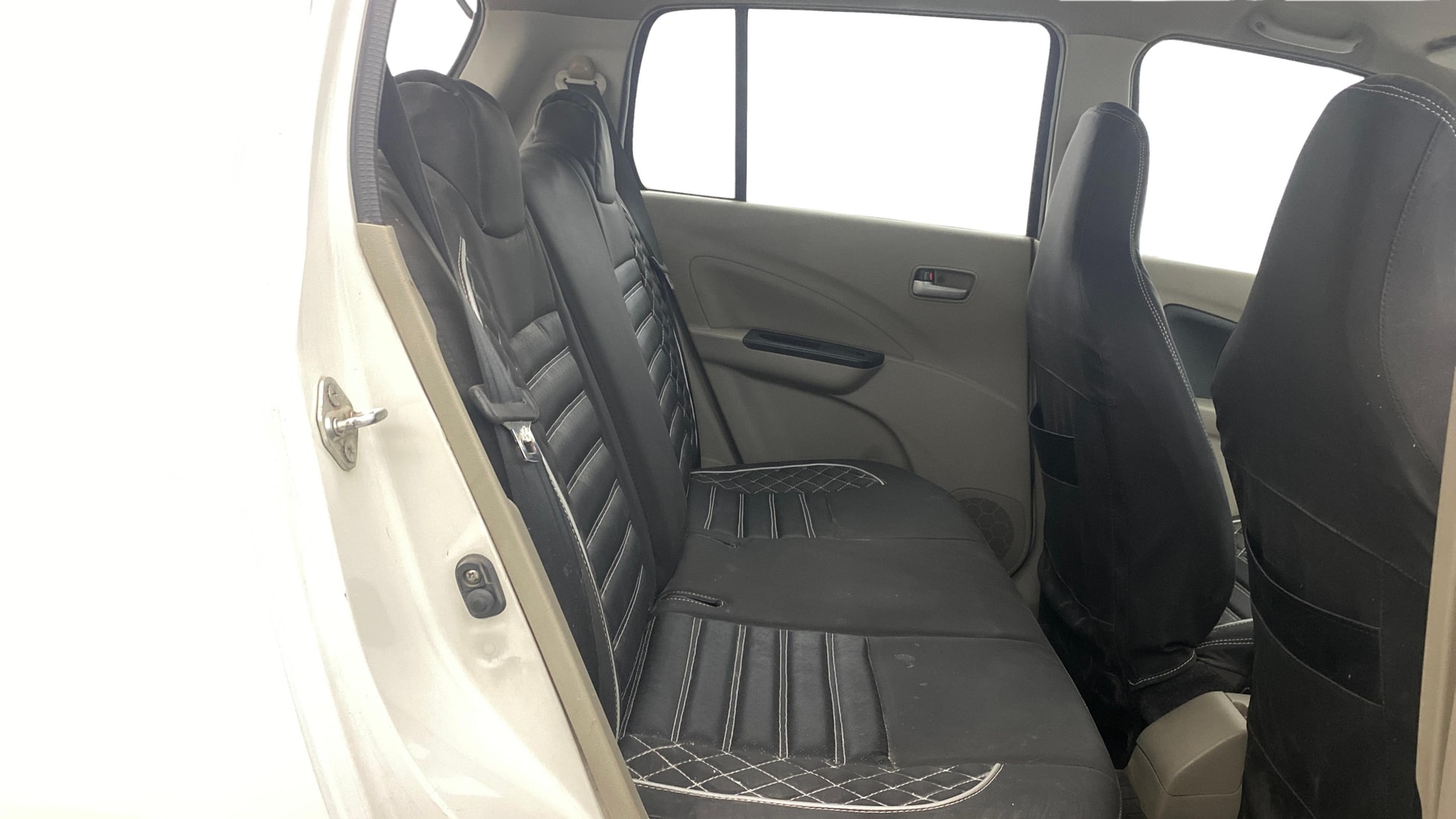 View 2015 Maruti Suzuki 1000 Base Variant Image 29 Used 2015 Maruti Suzuki 1000 Base Variant Image 29