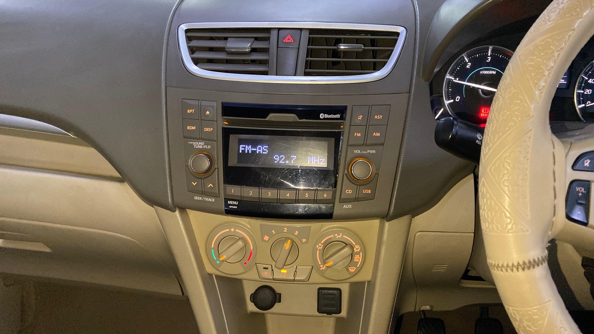 View 2015 Maruti Suzuki 1000 Base Variant Image 31 Used 2015 Maruti Suzuki 1000 Base Variant Image 31