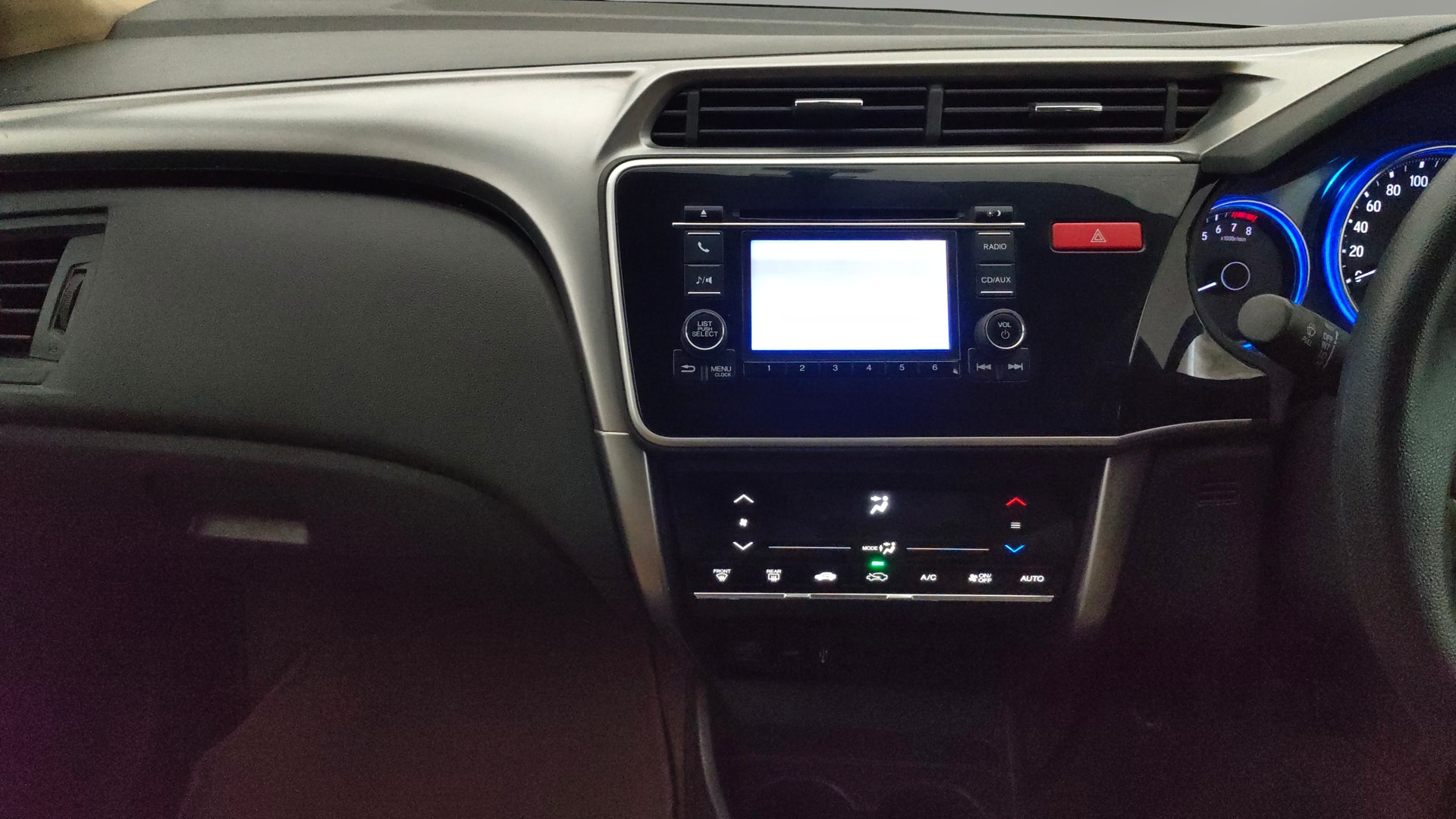 View 2016 Honda City ZX MT Diesel Anniversary Edition Image 18 Used 2016 Honda City ZX MT Diesel Anniversary Edition Image 18